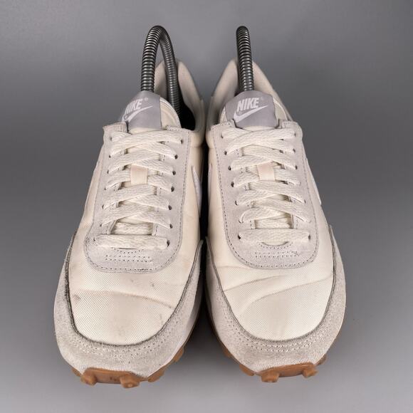 Nike Daybreak Women’s Size 6 White Suede Gum Running Sneakers Casual Shoes GUC - Picture 2 of 9